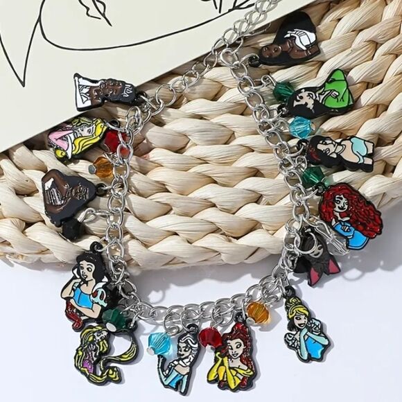 Disney’s Princesses Charm Bracelet - Picture 2 of 5
